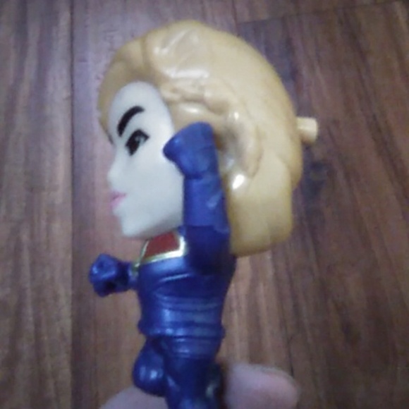 Captain Marvel happy meal toy - Picture 6 of 7